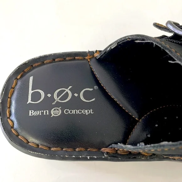 boc Ladies Clogs. Buckled Feature. Size 7/38 - Picture 7 of 12